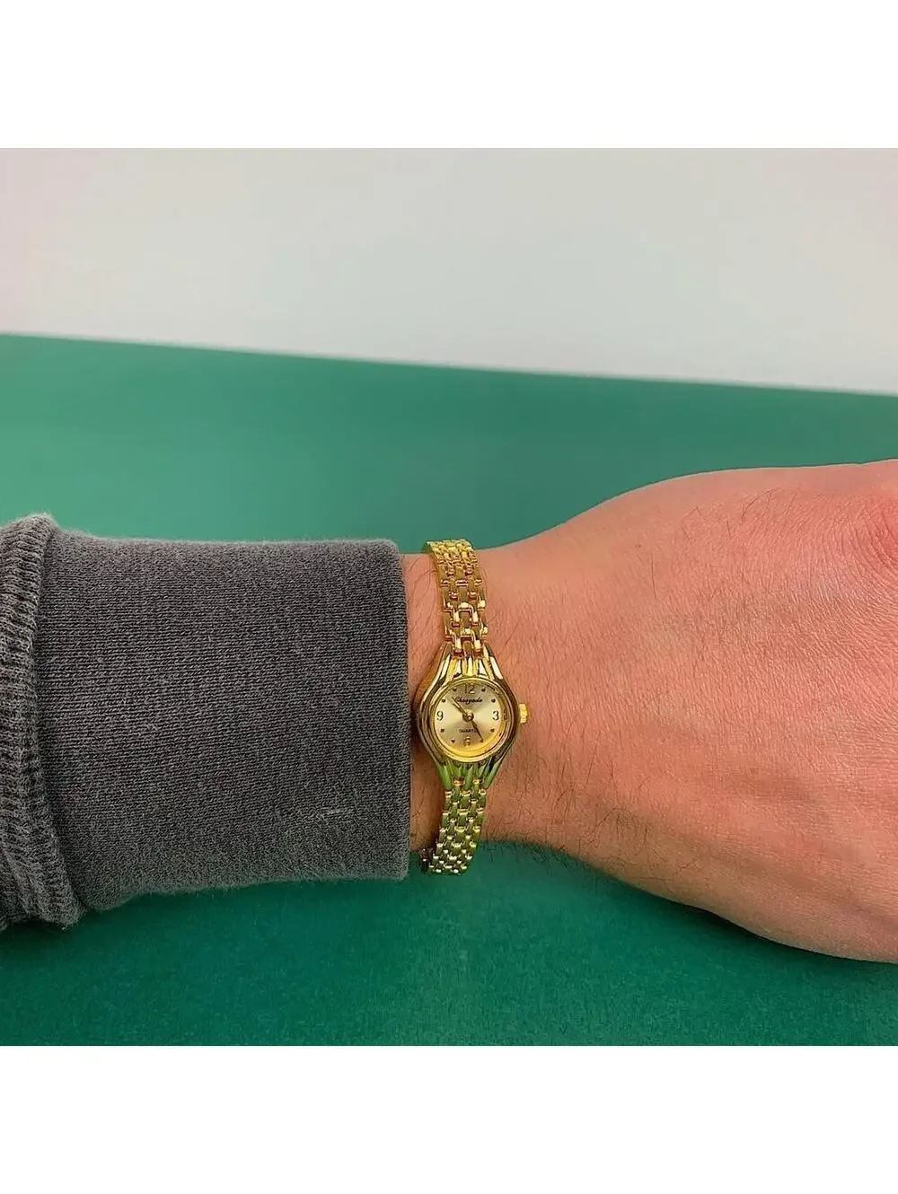 Cute gold round dainty stainless steel y2k 2000s style watch